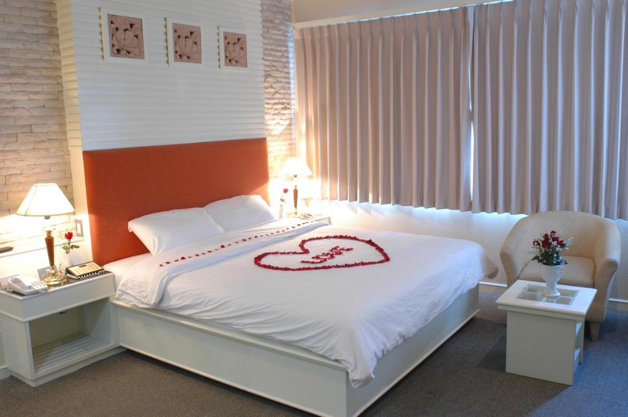 The Rich Hotel Nonthaburi Dış mekan fotoğraf