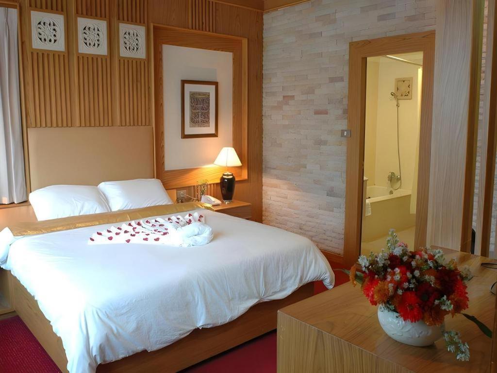 The Rich Hotel Nonthaburi Dış mekan fotoğraf