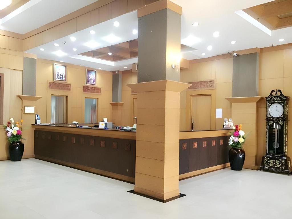 The Rich Hotel Nonthaburi Dış mekan fotoğraf