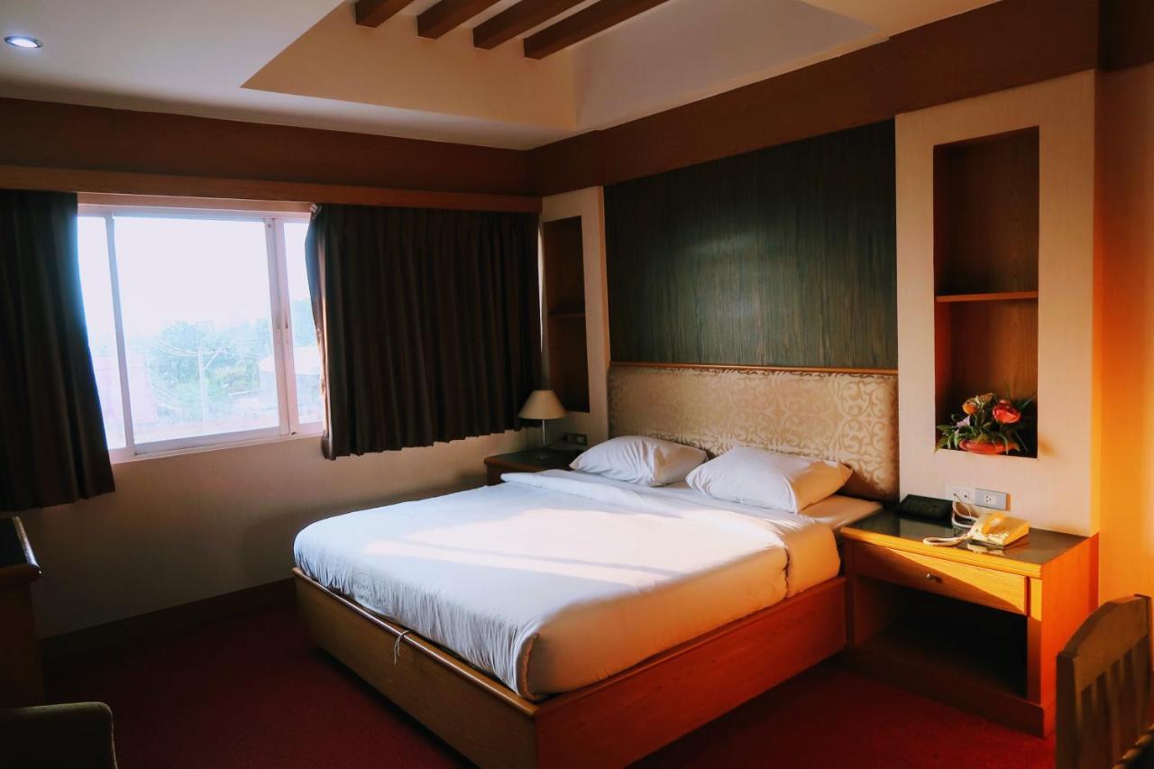 The Rich Hotel Nonthaburi Dış mekan fotoğraf